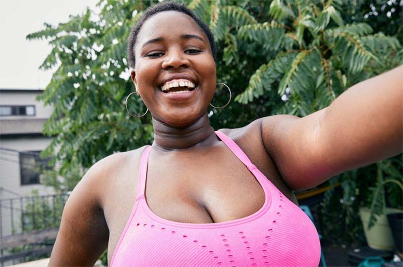 Here’s How Sports Bras Can Cause Neck Pain, Especially If You Have a Large Chest